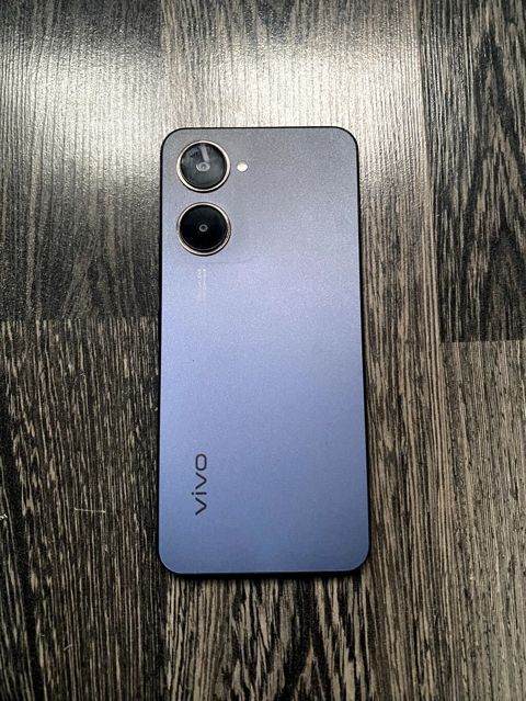 Vivo Y3, 128 GB, rəng - Qara, Zəmanət, Düyməli, Sensor — Bakı
