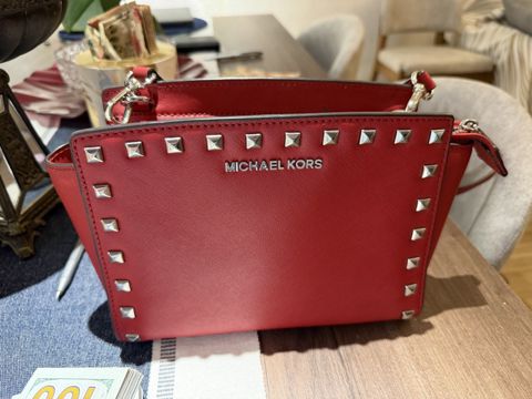Çanta Michael Kors — 275 ₼ · Bakı · Şəxsi əşyalar Çanta Michael Kors — Bakı