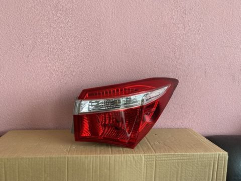 "Toyota Corolla 2014" stop işığı — Bakı