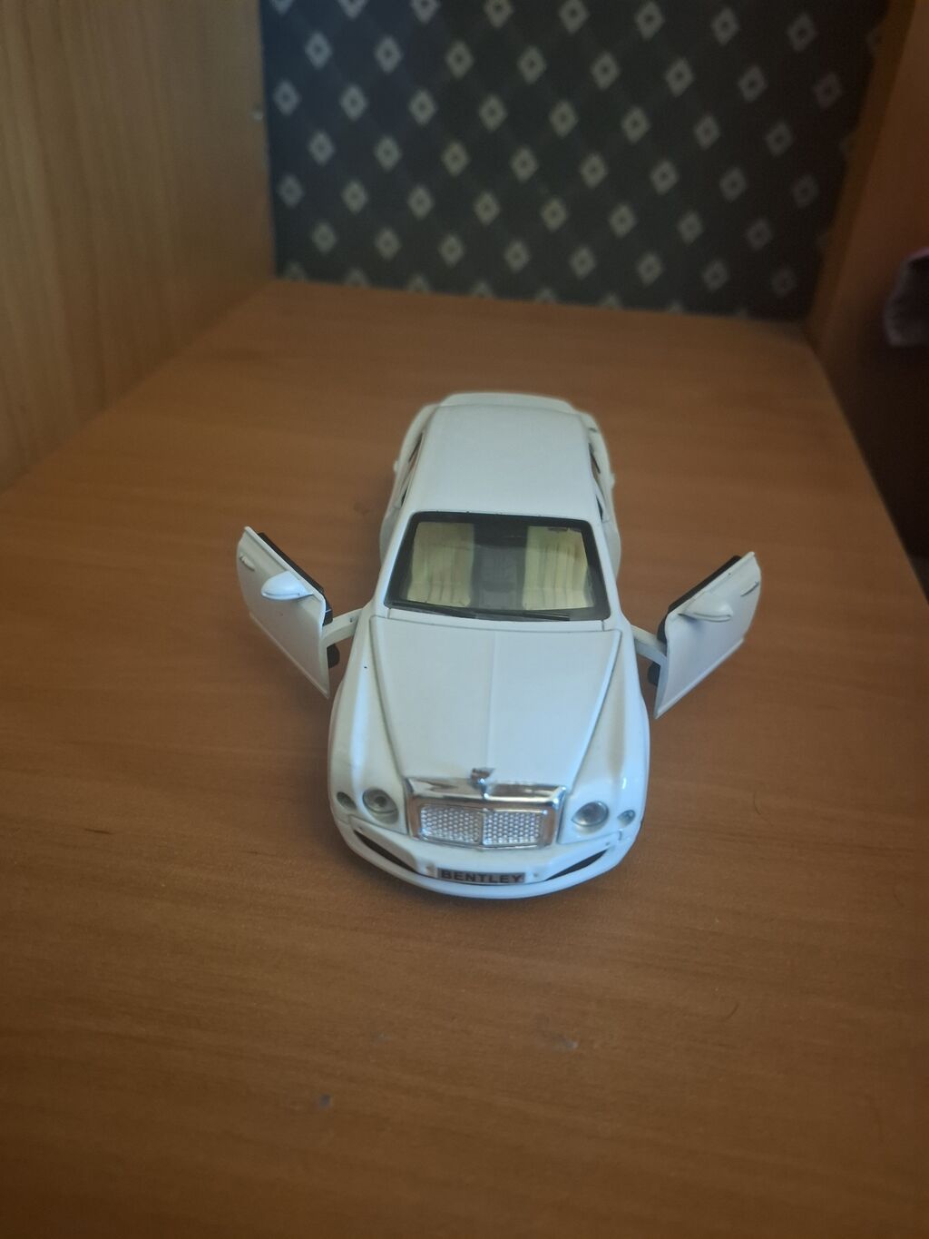 Bentley Mulsanne miniatür model avtomobil - Miqyas: təxmini 1:24 — Modellar, Bakı (3)