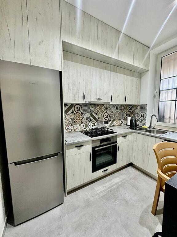 İcarəyə verilir 2 otaqlı köhnə tikili 105 m² — Mənzil, Bakı (8)