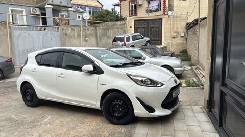 Toyota Aqua icarəsi — Bakı