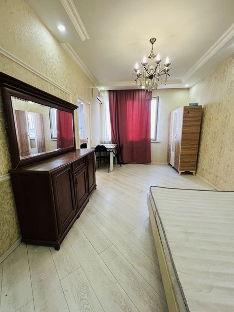 Satılır 2 otaqlı köhnə tikili 48 m² — Bakı
