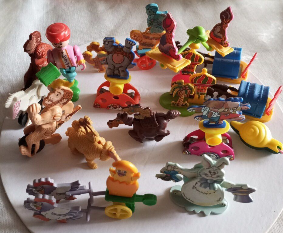 "Kinder Surprise" oyuncaqları — Oyuncaqlar, Gəncə