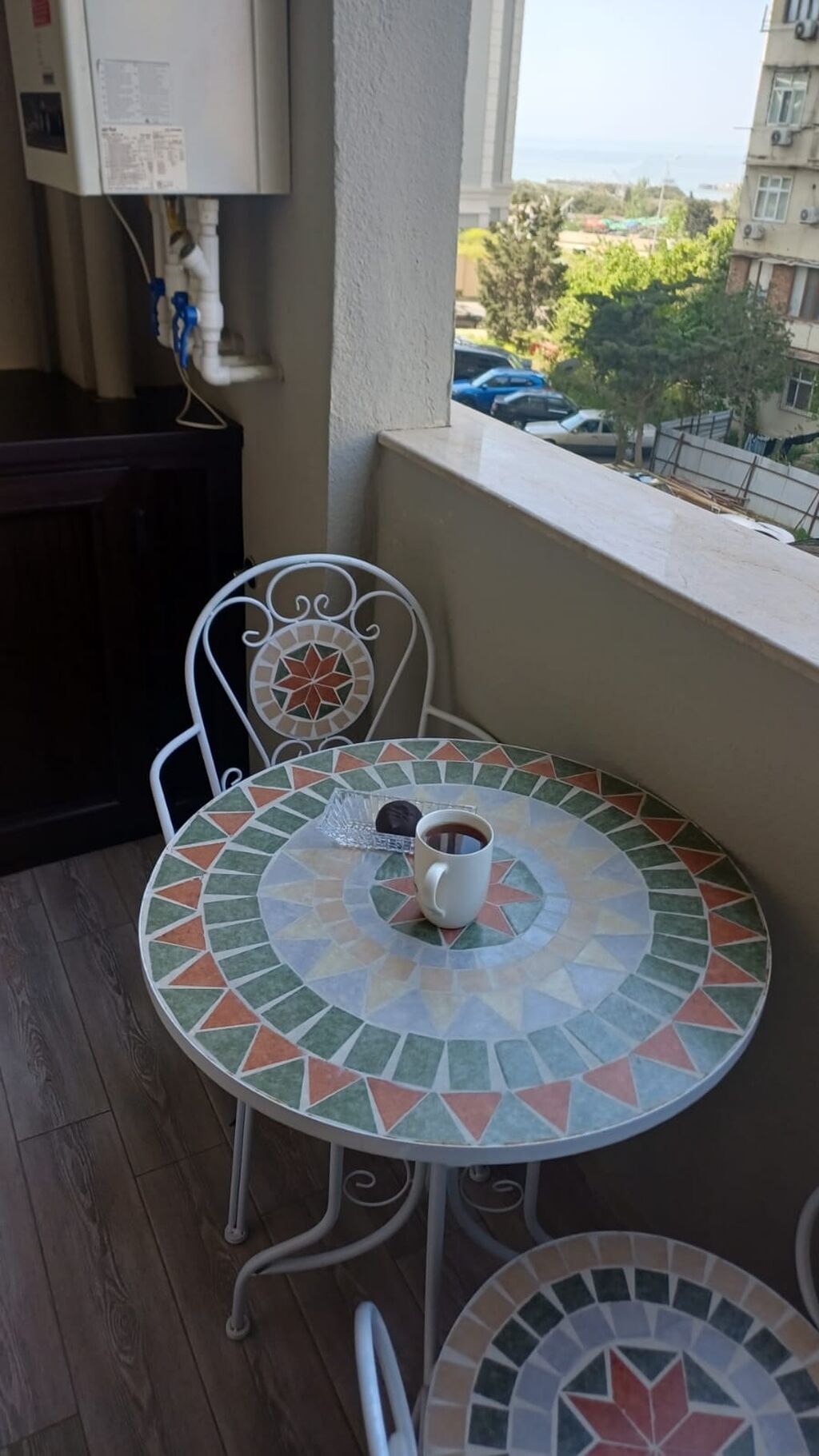 Balkon üçün, İşlənmiş, Yumru masa, 2 stul — Masalar və stullar, Bakı