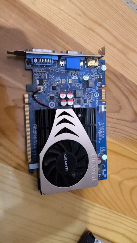 Gigabyte GT 220 1GB — Bakı