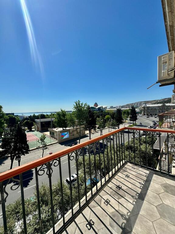 İcarəyə verilir 2 otaqlı köhnə tikili 105 m² — Mənzil, Bakı (10)