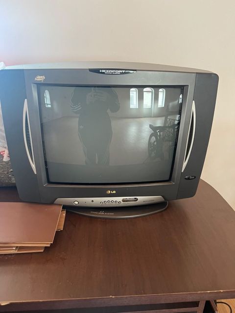 LG kineskop televizor - İşləyir - Model: LG CRT, Multi System — 20 ₼ · Bakı · Televizorlar LG kineskop televizor - İşləyir - Model: LG CRT, Multi System — Bakı