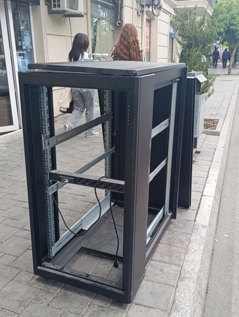 Rack Server dolabı – 22U — Bakı