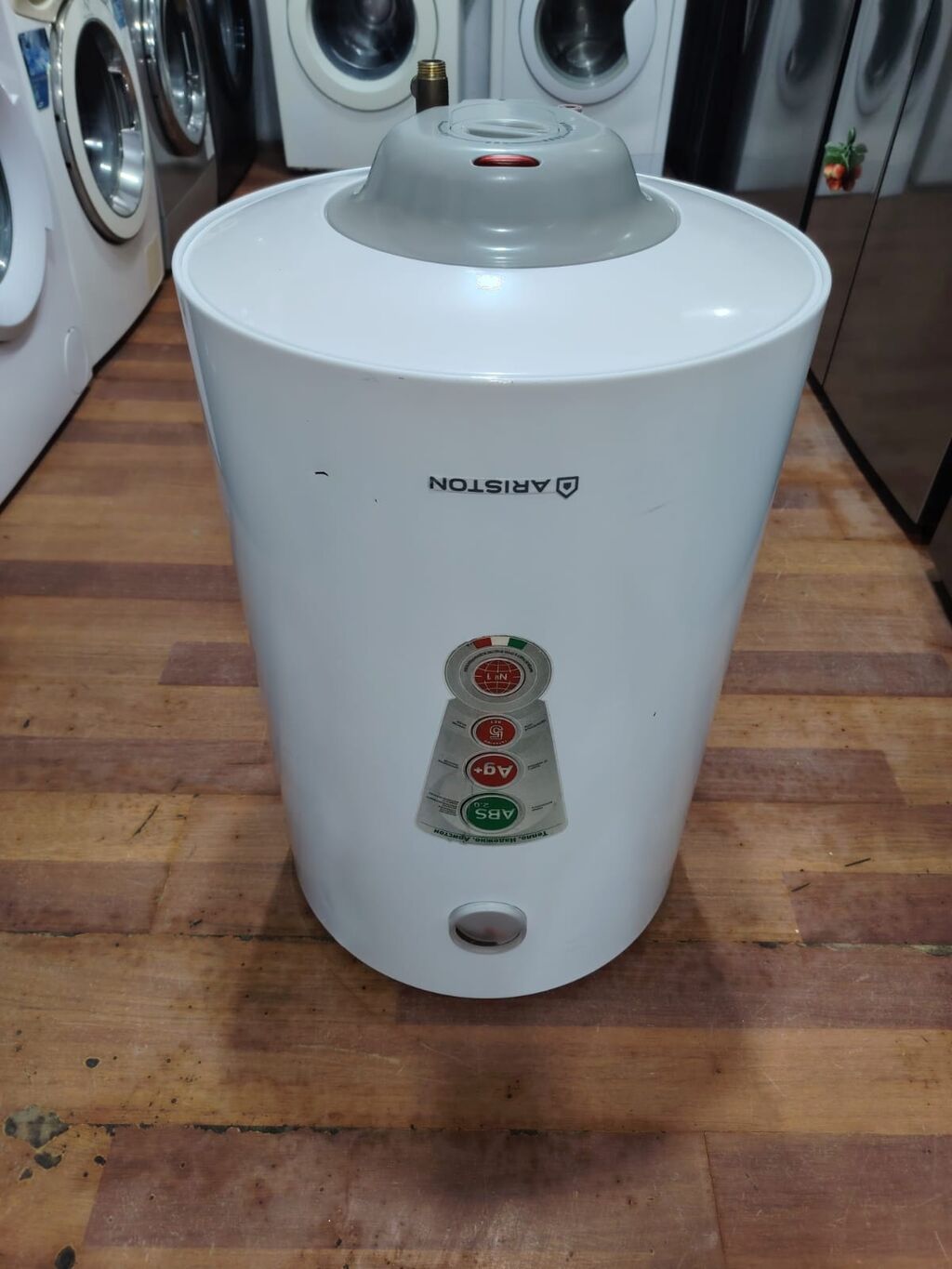 Ariston 80 l, İşlənmiş, Kredit yoxdur, Ünvandan götürmə, Pulsuz çatdırılma, Ödənişli çatdırılma — Su qızdırıcılar, Digah