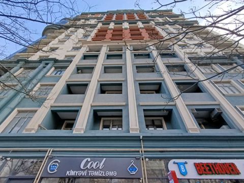 Satılır 4 otaqlı yeni tikili 285 m² — Bakı