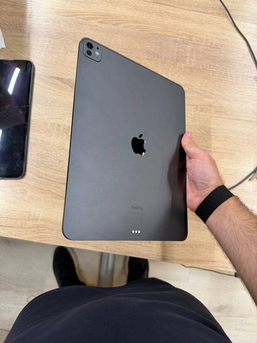 İPad Pro 13 İnch M4 Space Black 256GB — Planshetlər, Bakı (2)