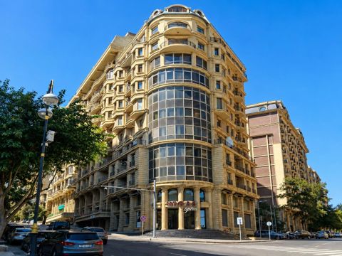 4 otaqlı mənzil, 210 m², Bünyad Sərdərov küç., 20 (Caspian Palace) — Bakı