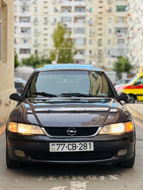 Opel Vectra, 1.8 L, 1996 il, 245 000 km 77-CB-281 — Avtomobillər, Sumqayıt