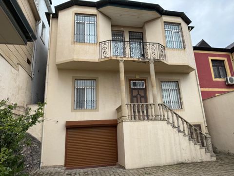 Satılır 4 otaqlı həyət evi/bağ evi 300 m² — Bakı