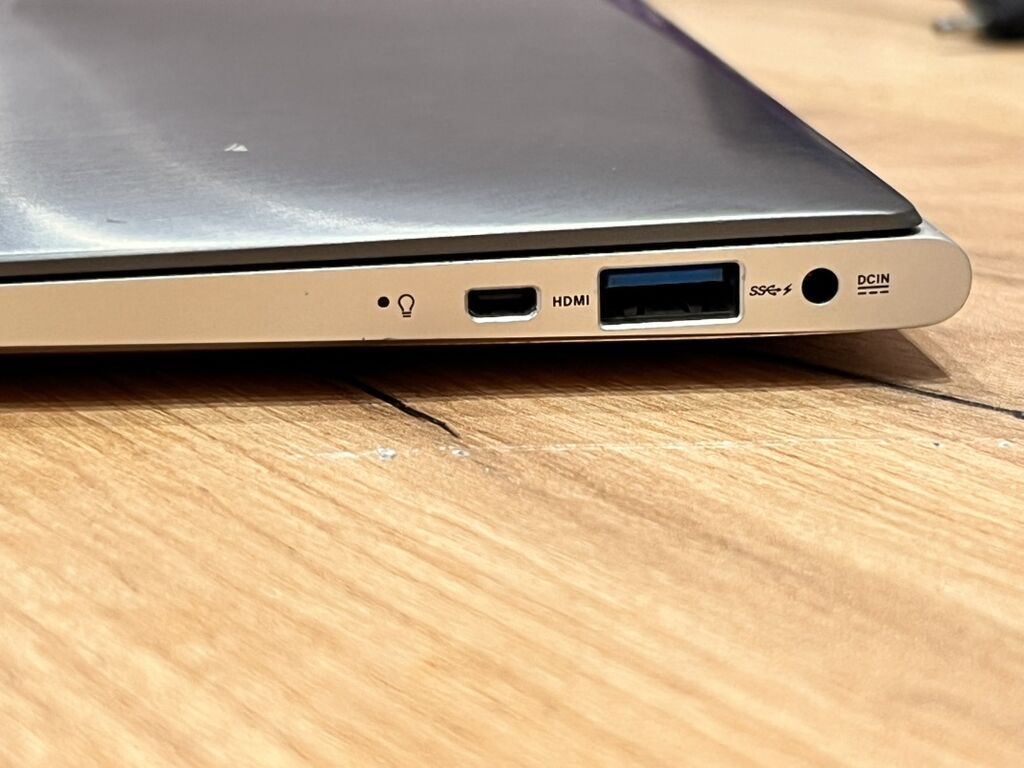 ASUS Ultrabook ux21 – zərif metal gövdə və portativ dizayn — Asus, Bakı (5)