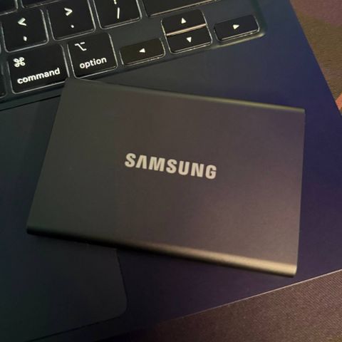 Xarici SSD Samsung T7 1TB Portable — Bakı
