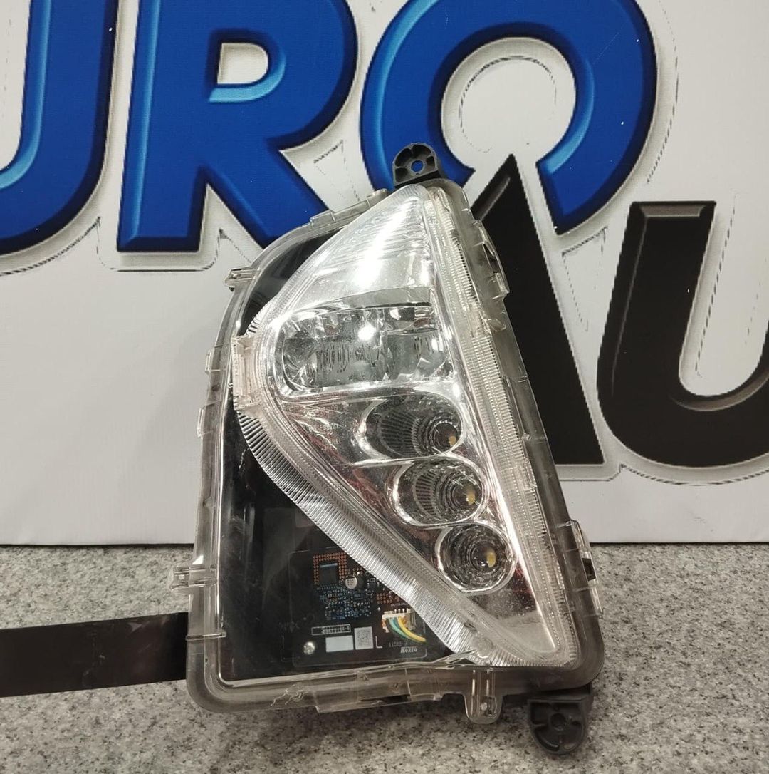 Toyota Prius 2016-2018 farası — Ehtiyat hissələri və aksesuarlar, Bakı (6)