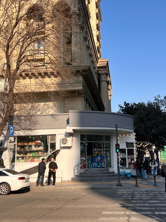 Satılır obyekt 176 m² — Əmlak, Bakı