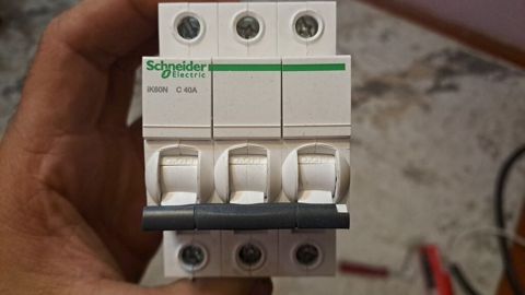 Siemens Elektrik avtomat, 3 faza — Repair & Construction