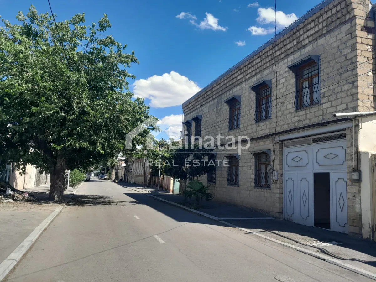 Satılır 10 otaqlı həyət evi / bağ evi 1006 m², Nizami rayonu, Gəncə — Bakı