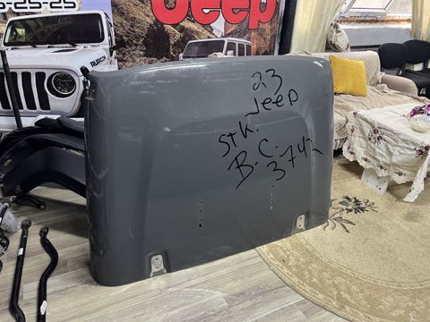 Jeep Wrangler kapotu — Bakı