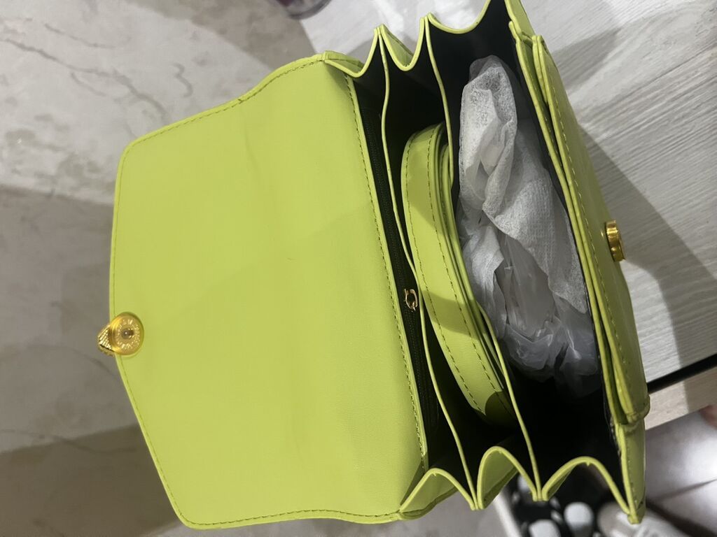 Bvlgari yaşıl çiyin çantası A klass Endirim olunmur A klassdır heç — Çantalar, çamadanlar, cüzdanlar, Bakı (3)