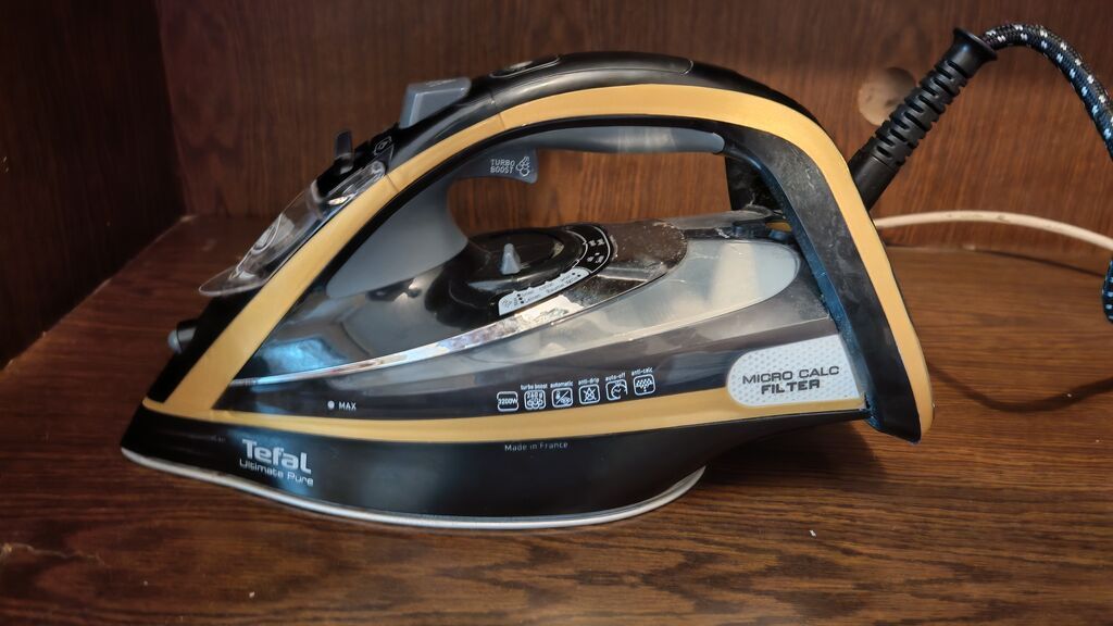 Tefal Ultimate Pure buxarlı ütü - Güclü buxar çıxışı: Turbo Boost — Ütü, Bakı (2)