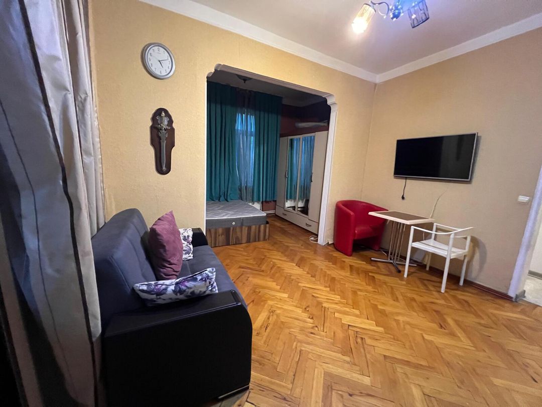 Satılır 1 otaqlı köhnə tikili 42 m² — Mənzil, Bakı (2)
