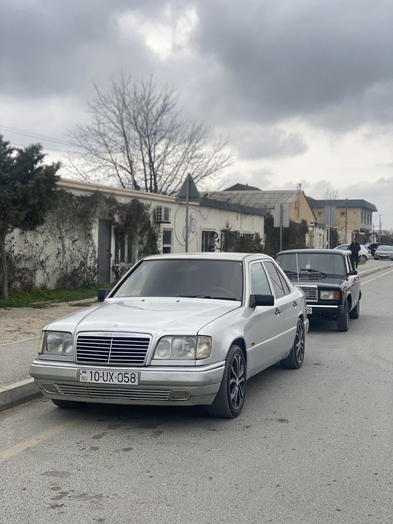 Mercedes 200 D, 2.0 L, 1993 il, 500 000 km 10-UX-058 — Avtomobillər, Bakı (2)