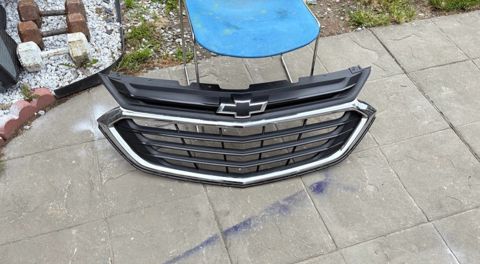 "Chevrolet Equinox 2017-2021" radiator barmaqlığı — Bakı