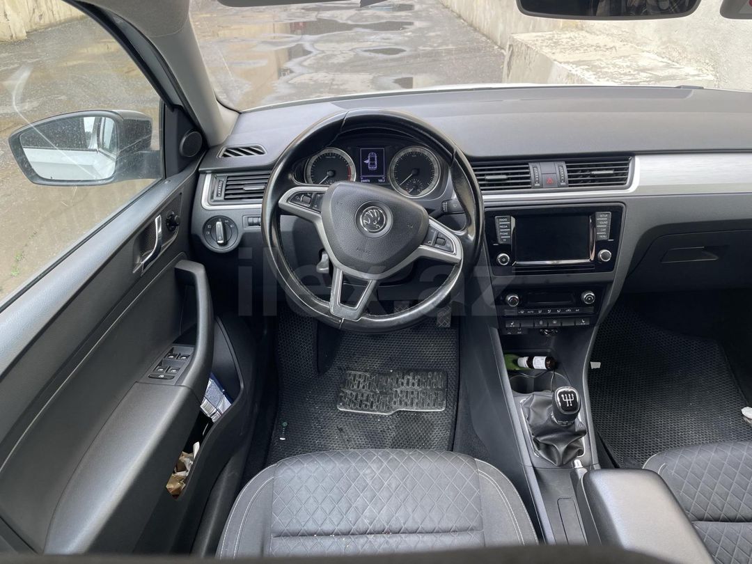 2016 Skoda Rapid, 1.6 L, 2016, 245,000 km 77-CX-787 — Avtomobillər, Bakı (8)