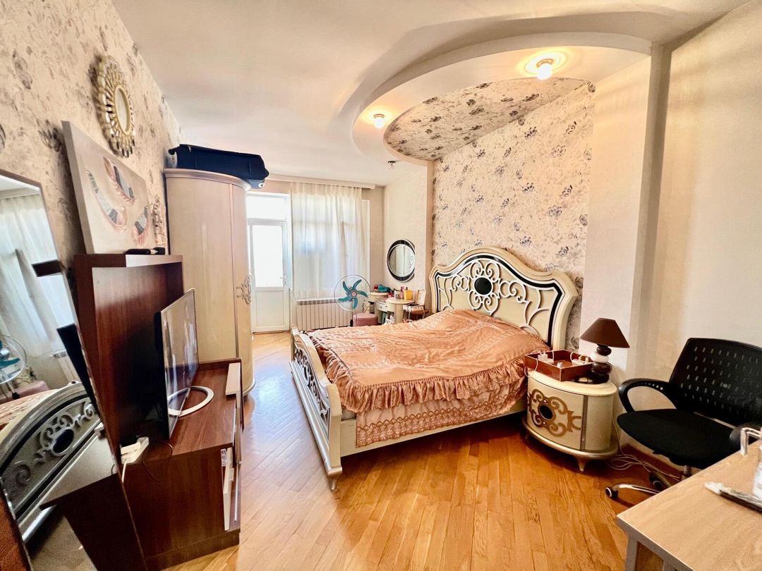 Satılır 4 otaqlı yeni tikili 197 m² — Mənzil, Bakı (9)