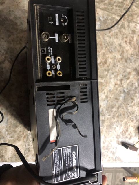 GoldStar VHS videomaqnitofon ilsekdi pultuda var — Gəncə