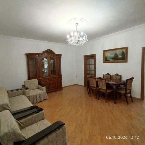 İcarəyə verilir 4 otaqlı köhnə tikili 120 m² — Bakı