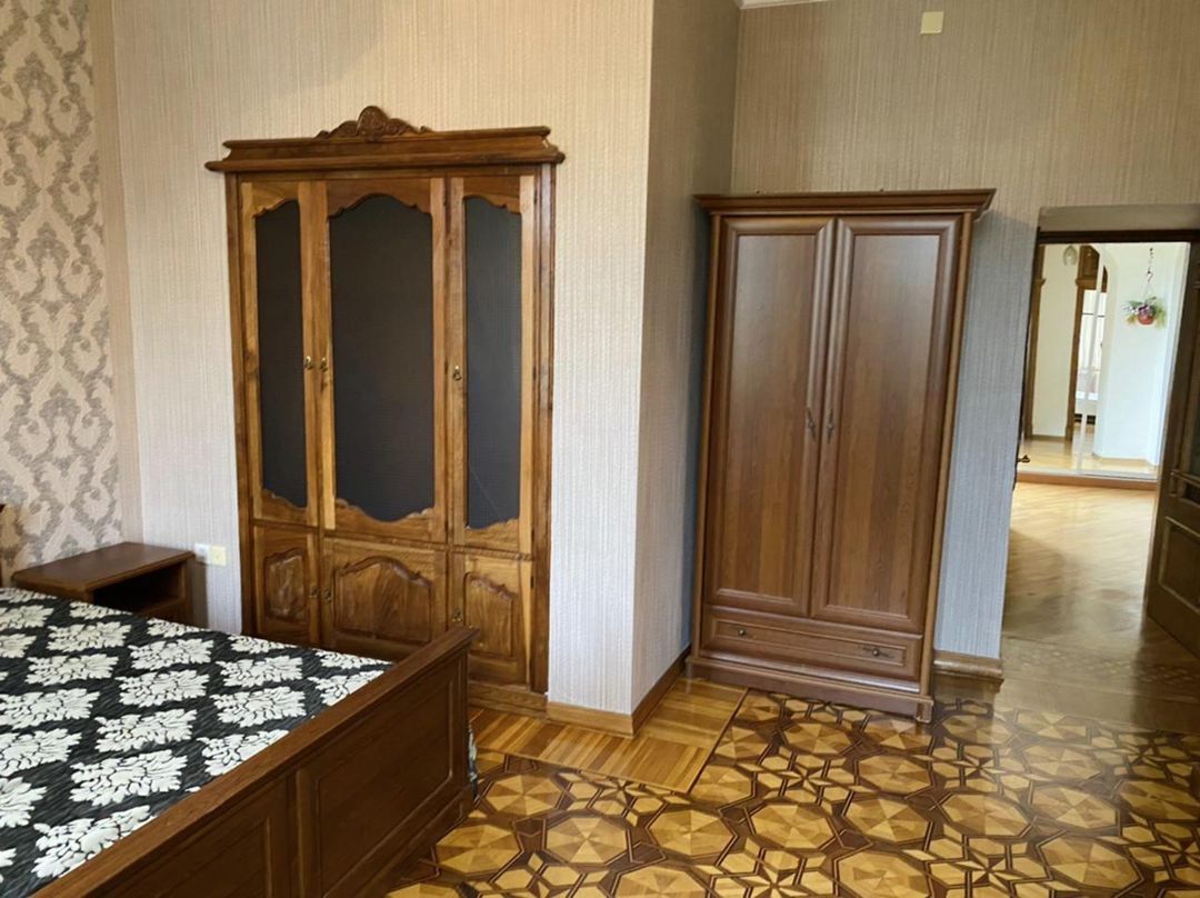4 otaqlı mənzil, 150 m², Niyazi küçəsi, 5 — kirayə — Mənzil, Bakı (9)