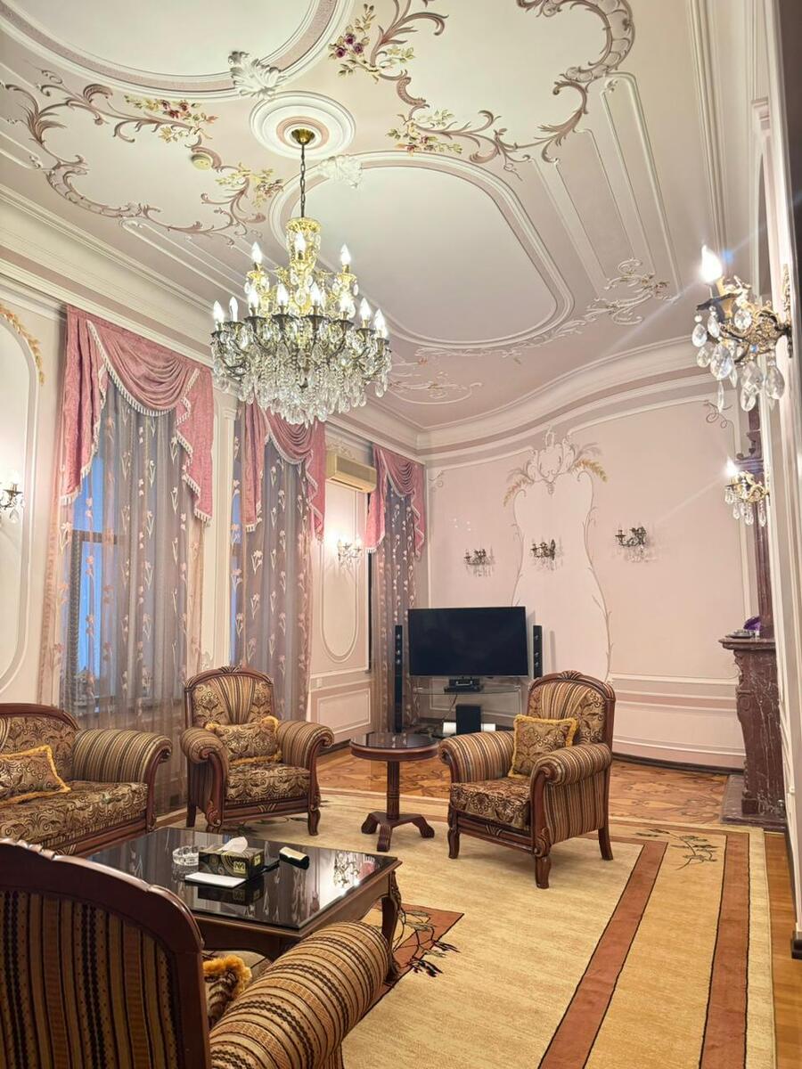 İcarəyə verilir 3 otaqlı köhnə tikili 231 m² — Mənzil, Bakı (7)