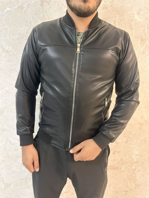 Kişi üçün qara rəngli dəri effektli bomber gödəkçə M olcu - Klassik — Şəki