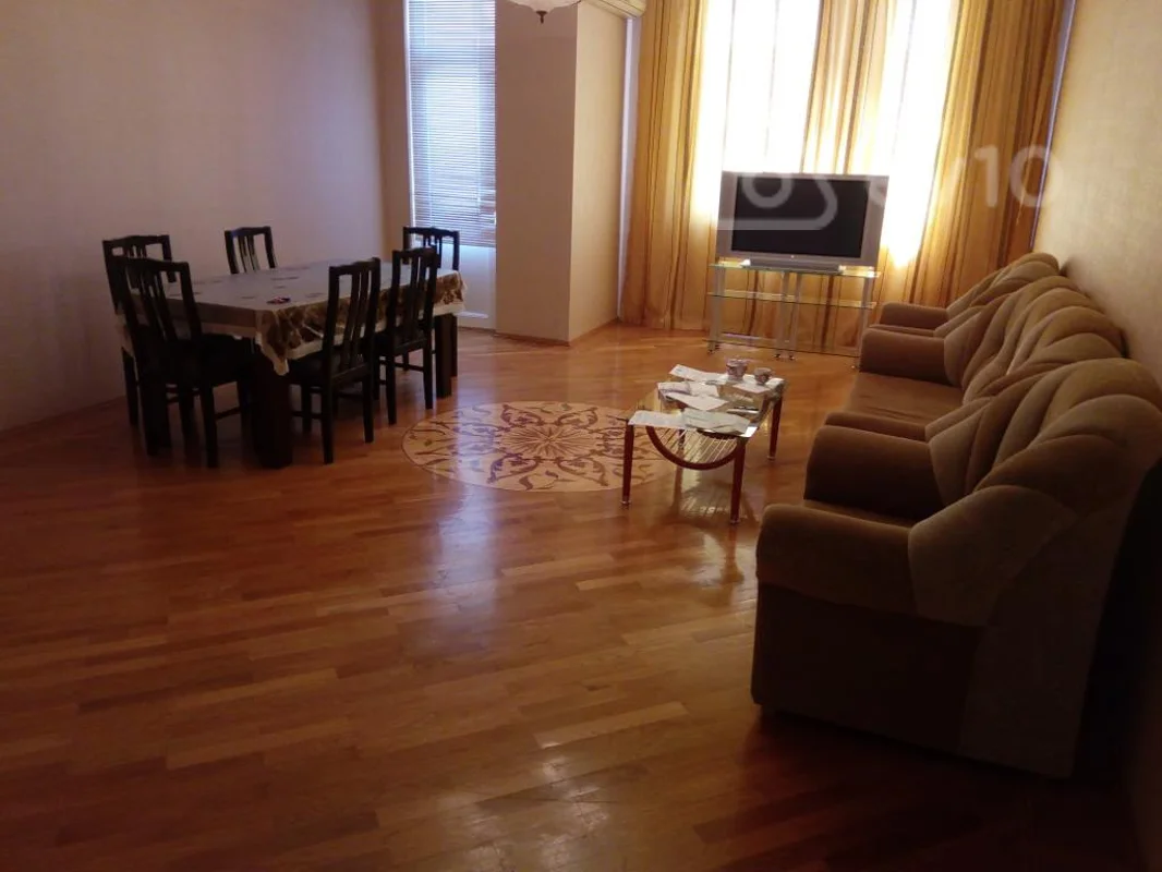 3 otaqlı mənzil, 145 m², Akademik Həsən Əliyev küçəsi — kirayə — Bakı