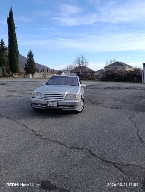 Mercedes C 220, 2.2 L, 1995 il, 320 180 km — Zaqatala