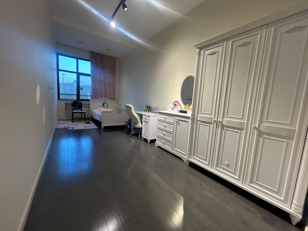 4 otaqlı mənzil, 202 m², Şamil Əzizbəyov küç., 133 (Дом 1) (7 Points) — Mənzil, Bakı (8)