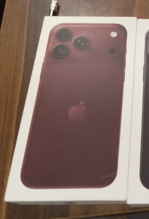 Apple iPhone 18 Pro Max Burgundy 512GB/12GB — 4 200 ₼ · Bakı · Smartfonlar Apple iPhone 18 Pro Max Burgundy 512GB/12GB — Bakı