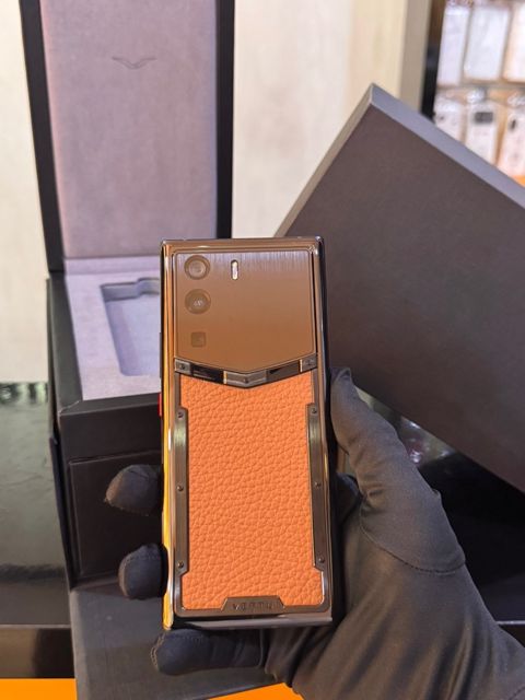 Vertu Metavertu 1 Curve Calf Skin Brown 512GB/12GB — Bakı