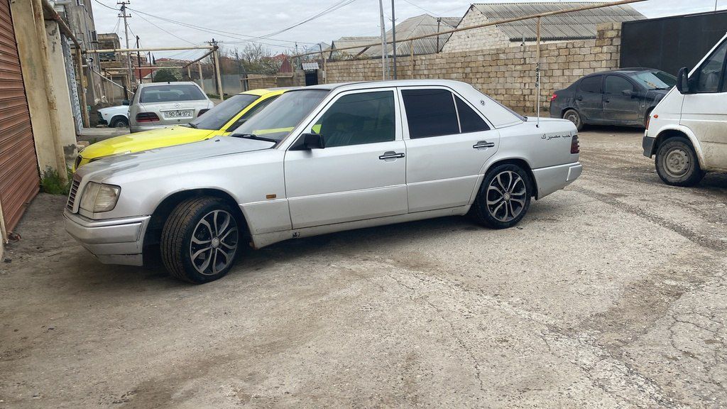 Mercedes 200 D, 2.0 L, 1993 il, 500 000 km 10-UX-058 — Avtomobillər, Bakı (5)
