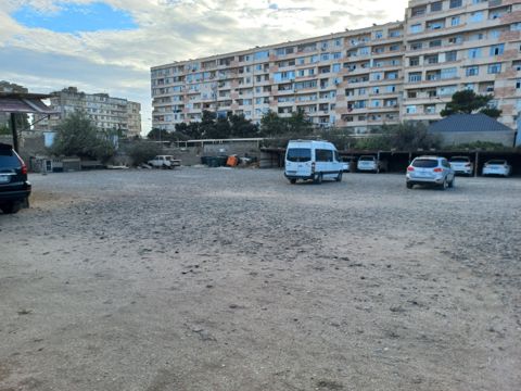 Satılır obyekt 2500 m² — Bakı