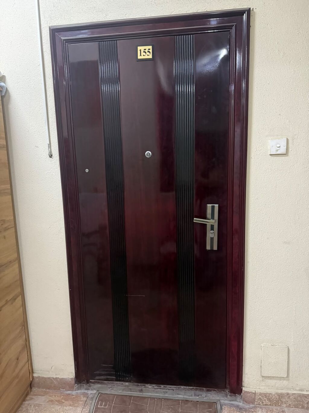 Seyf qapi.qiymet 140 man.2.20/1.06. unvan Yasamal.g1300 gnk — Pəncərələr, qapılar, balkonlar, Bakı
