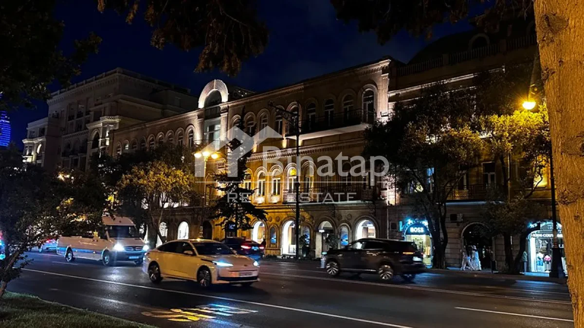 Satılır 4 otaqlı köhnə tikili 130 m², Sahil metrosu, Səbail rayonu — Nihad — Daire