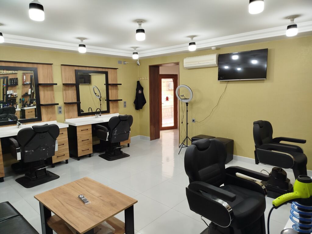 Kişi salonu üçün tam təchizatlı bərbərxana mebeli və avadanlıqları — Salon mebeli, Bakı (4)