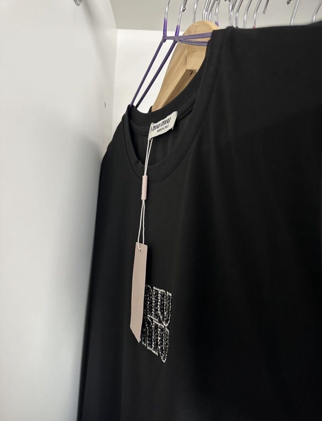 Qara rəngli qısaqol T‑shirt 50azn alinib premium modeldir max endirim — Futbolka və polo, Bakı (2)