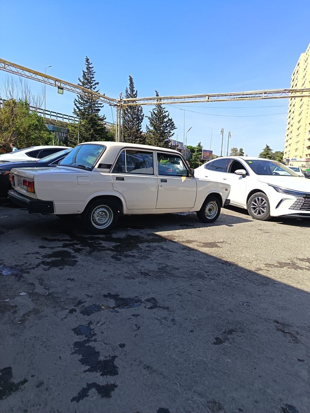 VAZ 21075sedan. 1984 cü il motor karopka ela mosta səs var. Çürüyü — Avtomobillər, Bakı (6)